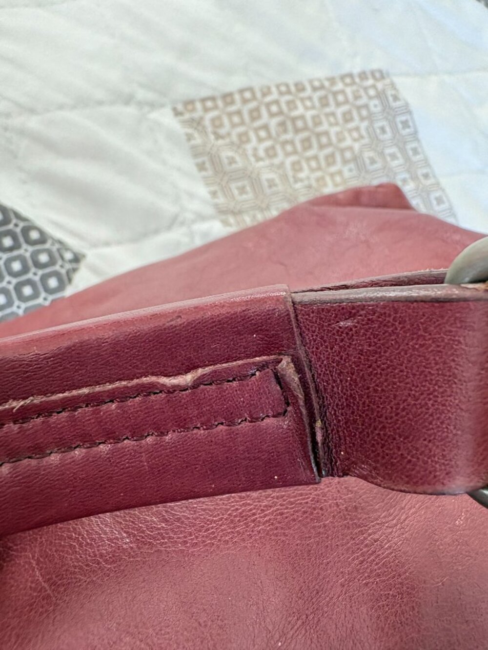 Authentic Prada Vitello Leather Bag in Burgundy - Picture 4 of 10
